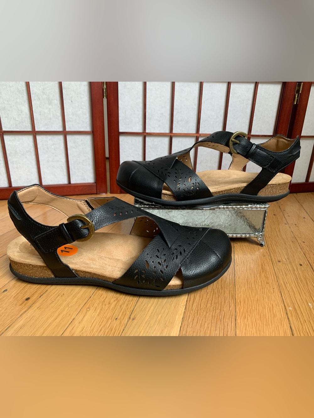 NWOB EARTH ORIGINS ET BENS Black Comfort Mary-Jane Walking Shoes Size 11M